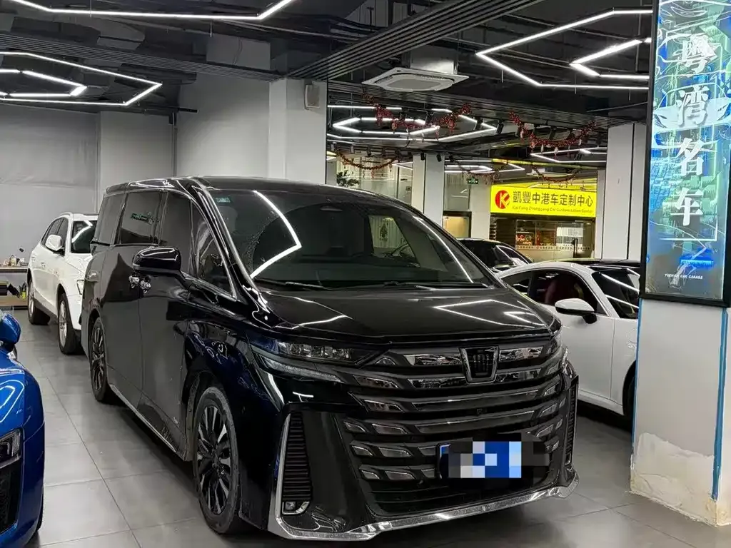 Toyota Vellfire — фото 6