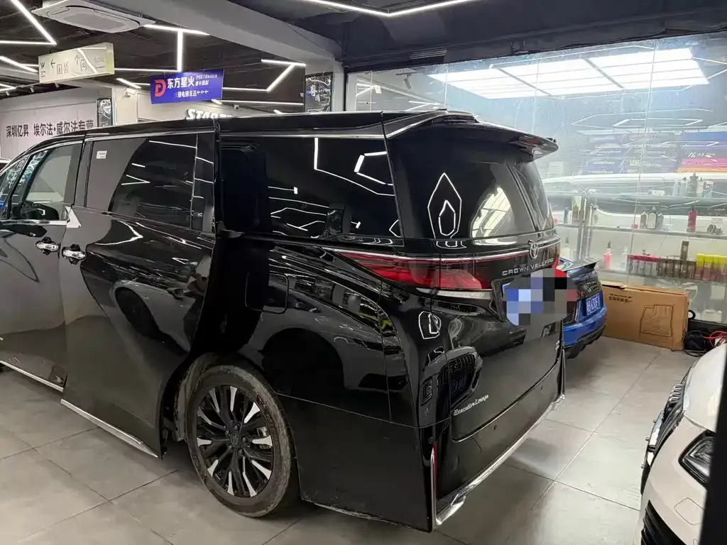 Toyota Vellfire — фото 4