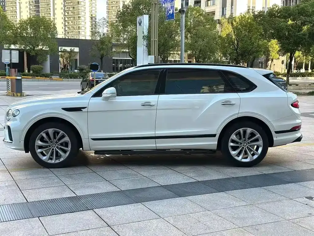 Bentley Bentayga — фото 5