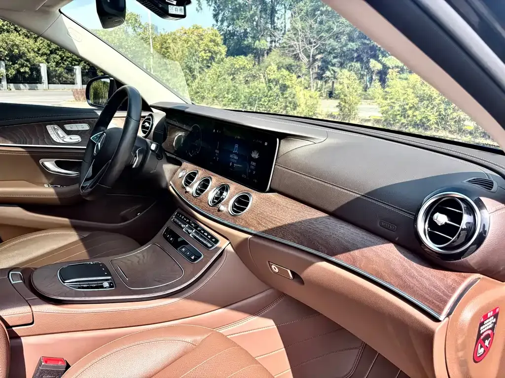 Mercedes-Benz E-Class — фото 5