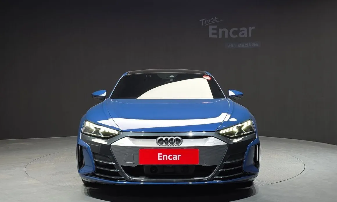 Audi e-tron GT — фото 4