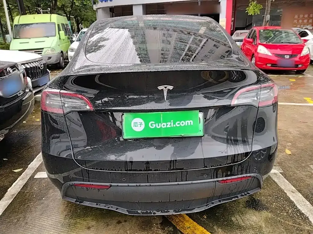 Tesla Model Y — фото 8