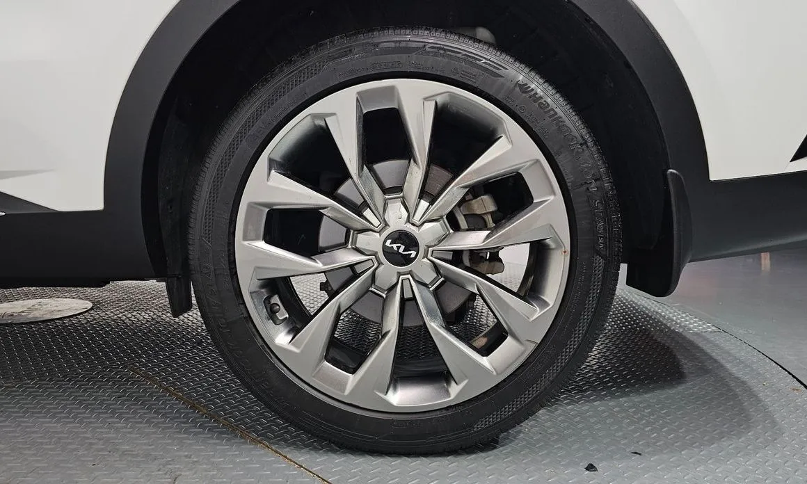 Kia Sorento — фото 9