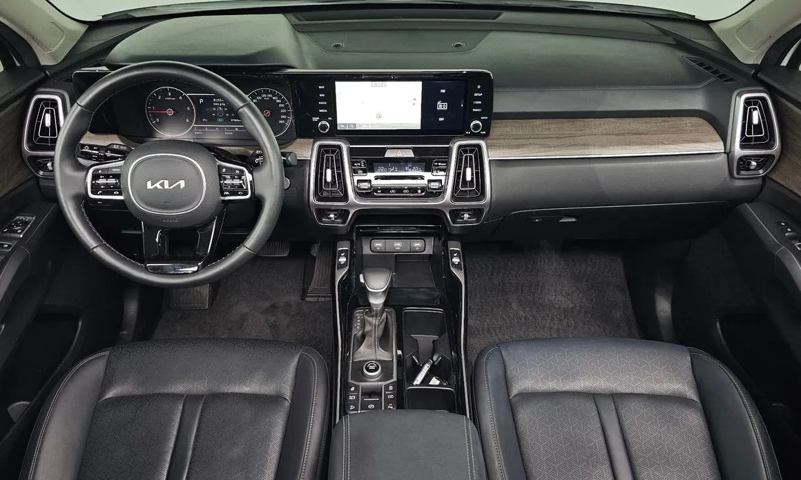 Kia Sorento — фото 7