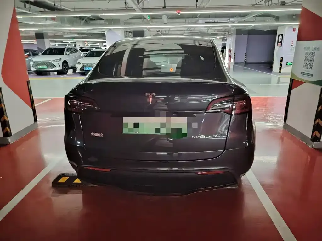 Tesla Model Y — фото 7