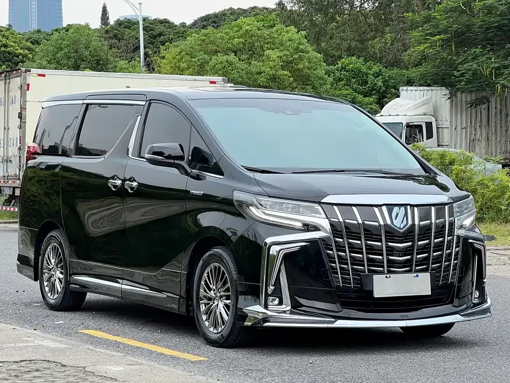 Toyota Alphard — фото 6