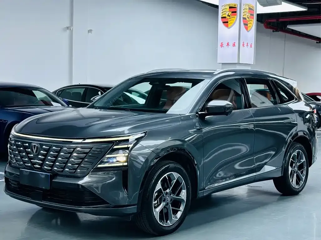 Changan CS75PLUS — фото 1