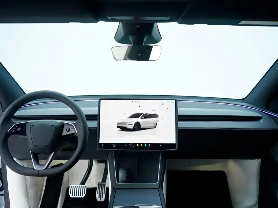 Tesla Model Y — фото 2