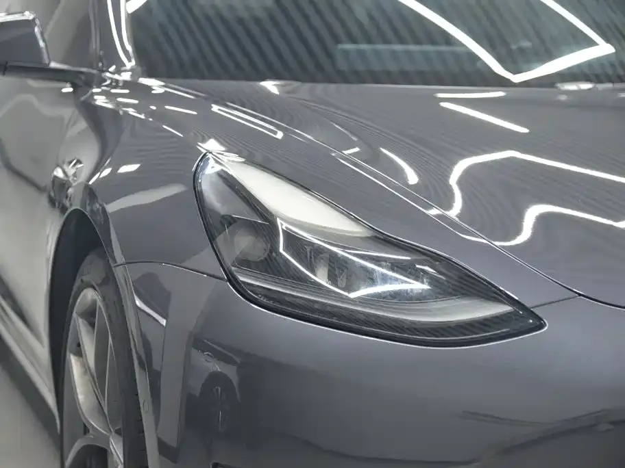 Tesla Model 3 — фото 9