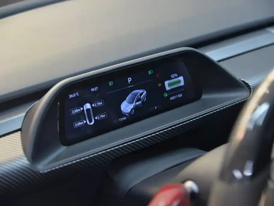 Tesla Model 3 — фото 3