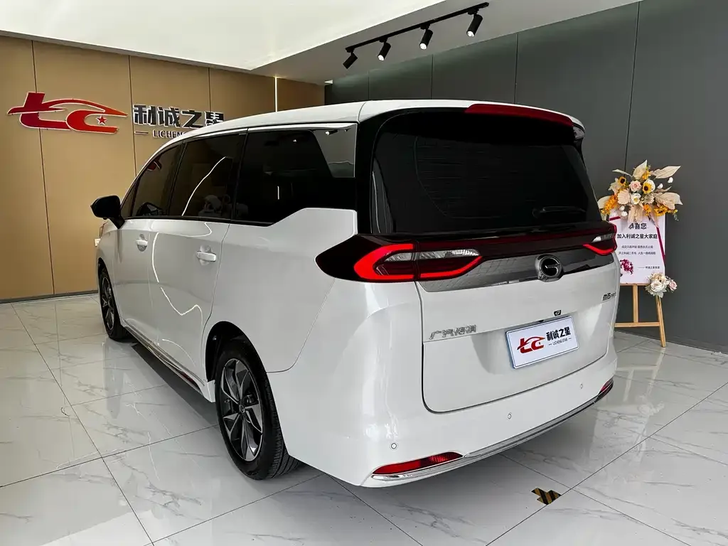 GAC Motor Trumpchi M6 — фото 3