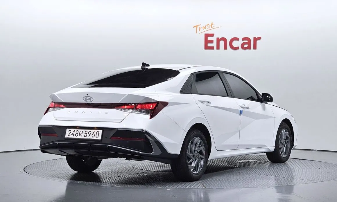 Hyundai AVANTE — фото 3