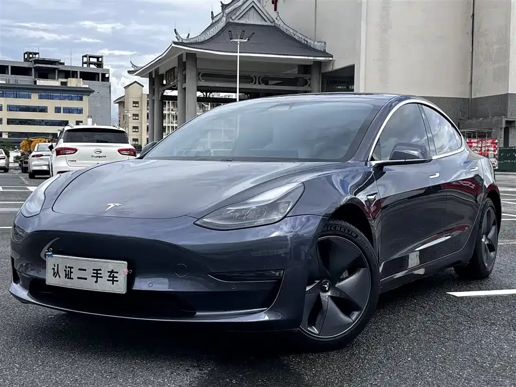 Tesla Model 3 — фото 2