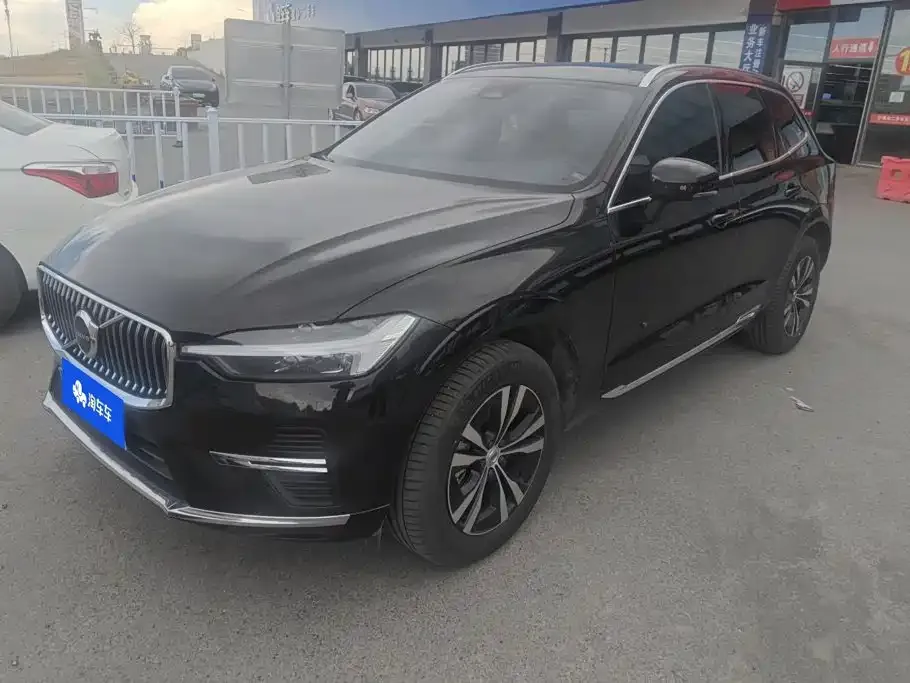 Volvo XC60 — фото 1