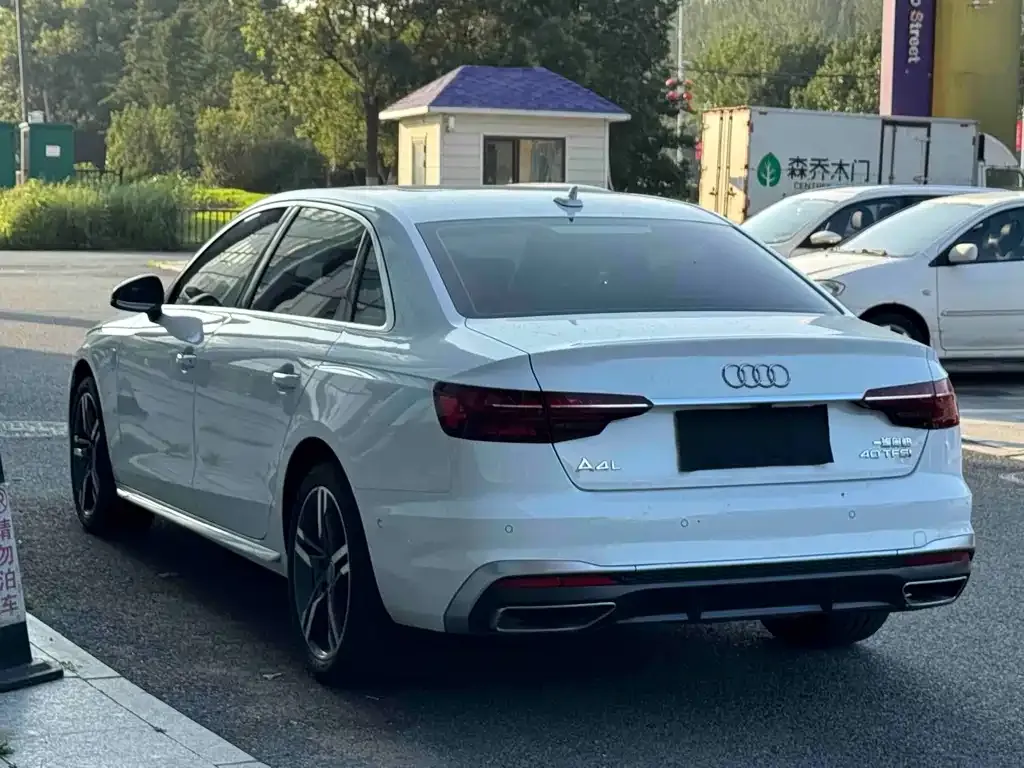 Audi A4L — фото 5