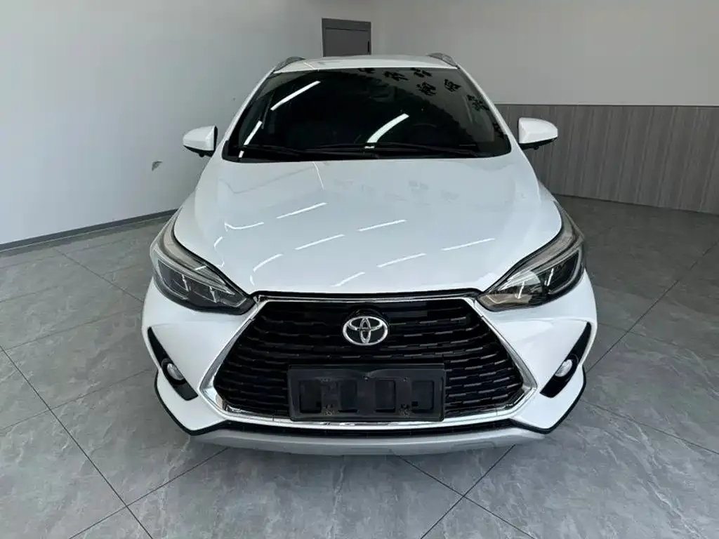 Toyota Yaris L — фото 10