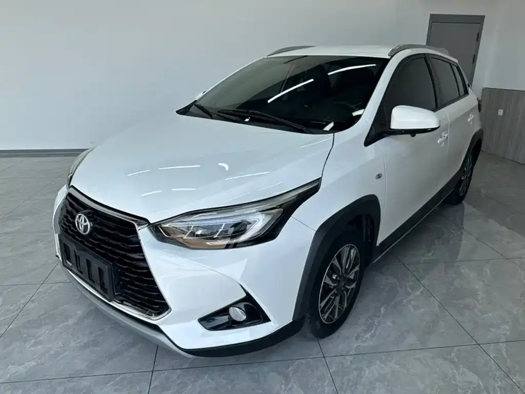 Toyota Yaris L — фото 3