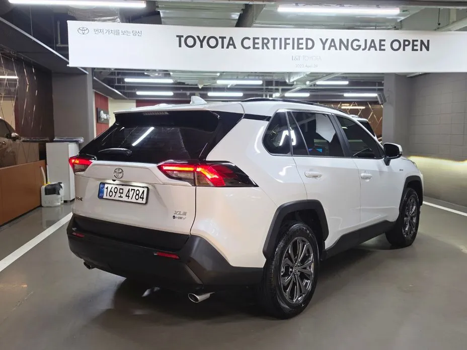 Toyota RAV4 — фото 9