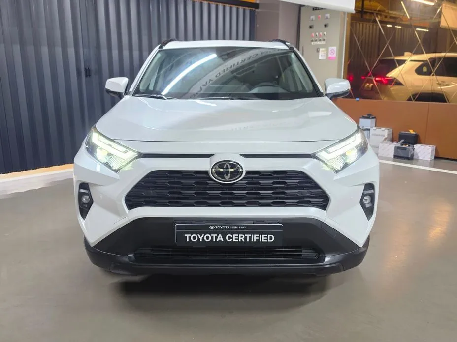 Toyota RAV4 — фото 3