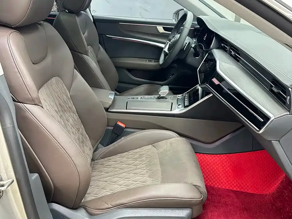 Audi A7L — фото 2