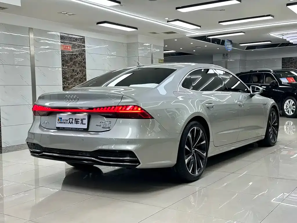 Audi A7L — фото 6