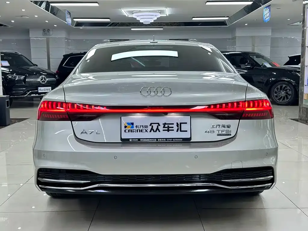 Audi A7L — фото 9