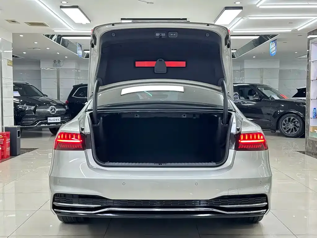 Audi A7L — фото 10