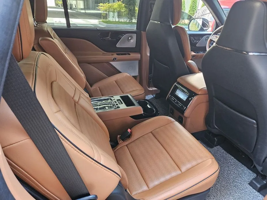 Lincoln Aviator — фото 10