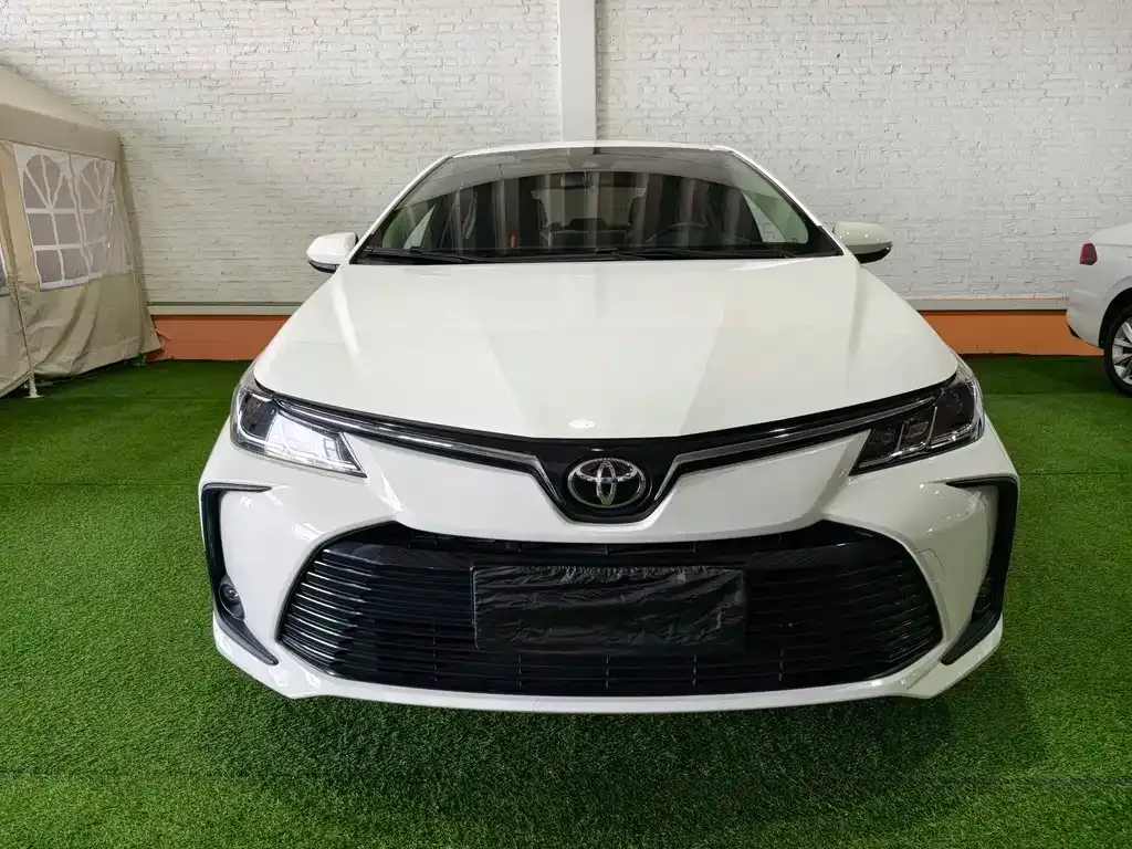 Toyota Corolla — фото 9