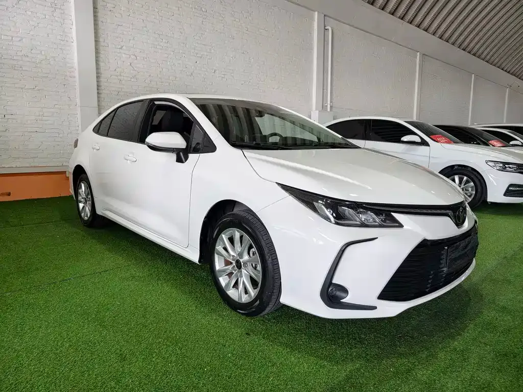 Toyota Corolla — фото 6