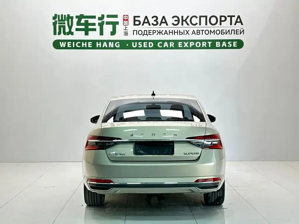 Skoda Superb — фото 9