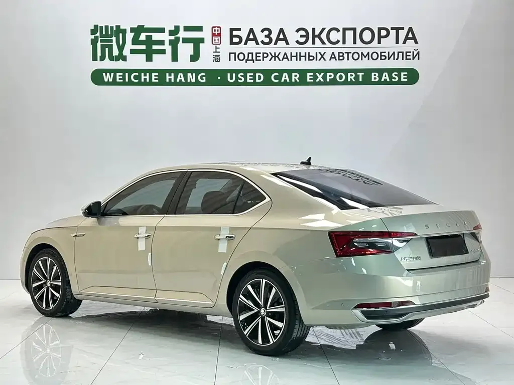 Skoda Superb — фото 4