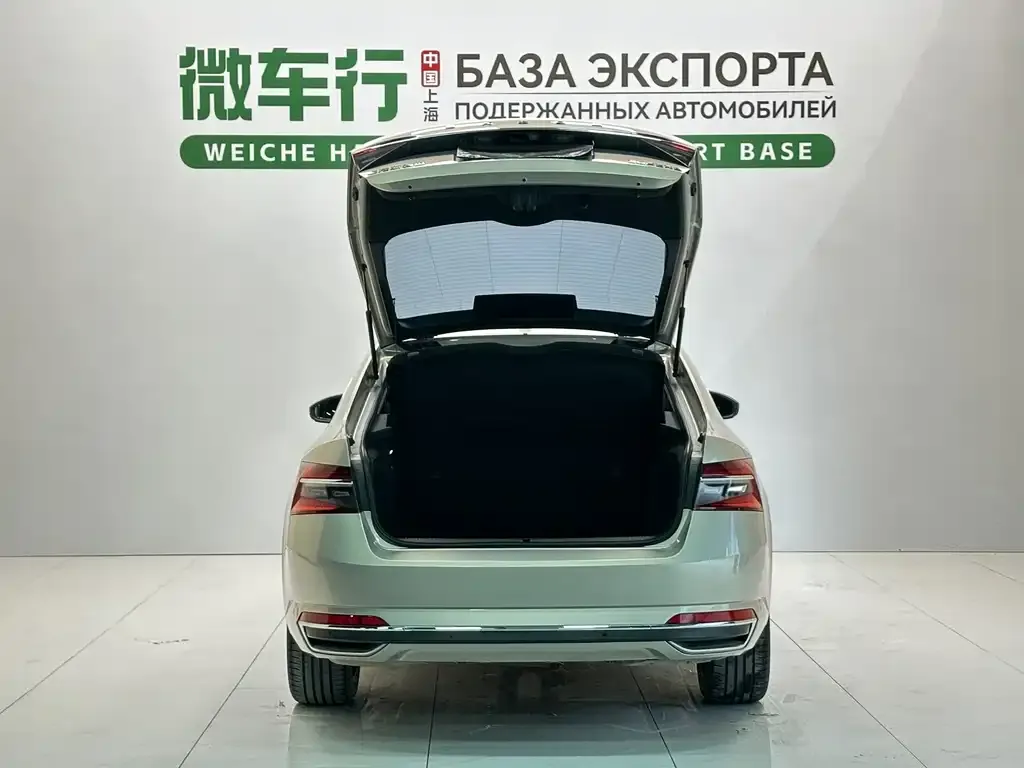 Skoda Superb — фото 10