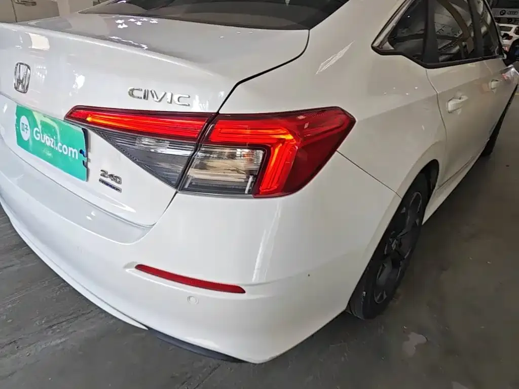 Honda Civic — фото 10