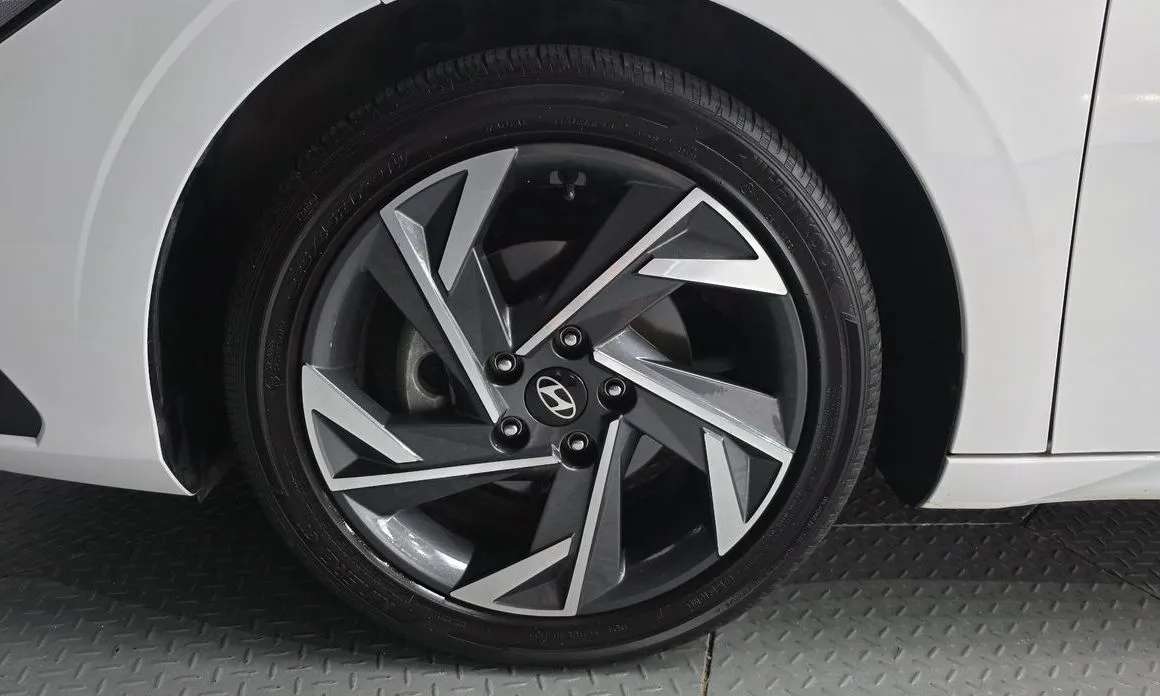 Hyundai AVANTE — фото 3
