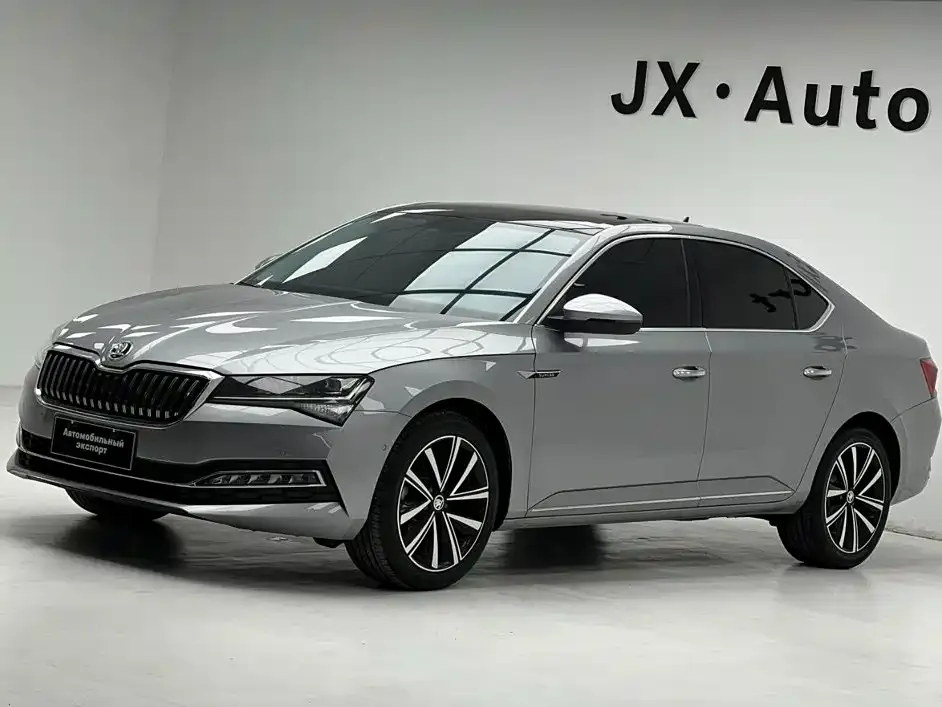Skoda Superb — фото 1