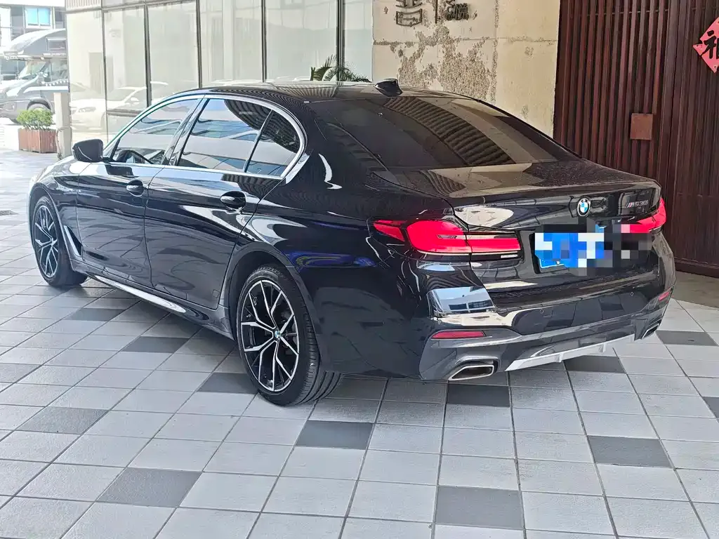 BMW 5 Series — фото 4