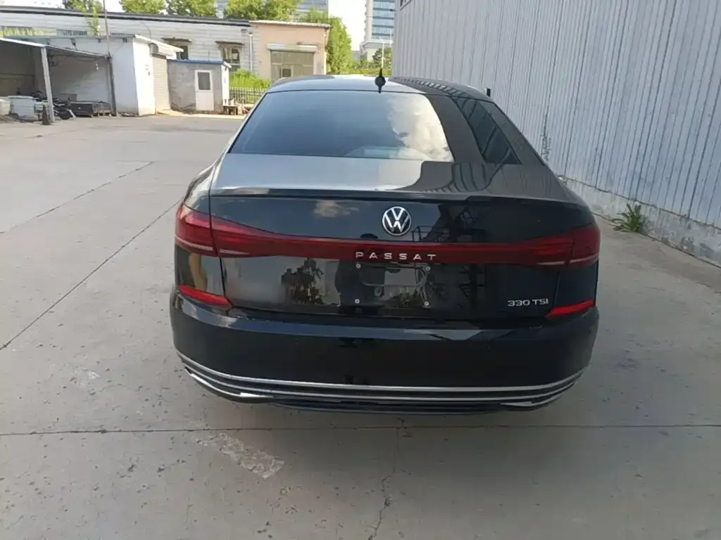 Volkswagen Passat — фото 10