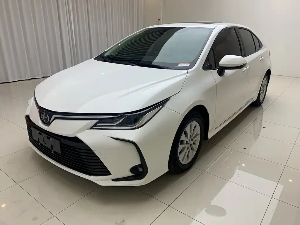 Toyota Corolla — фото 1