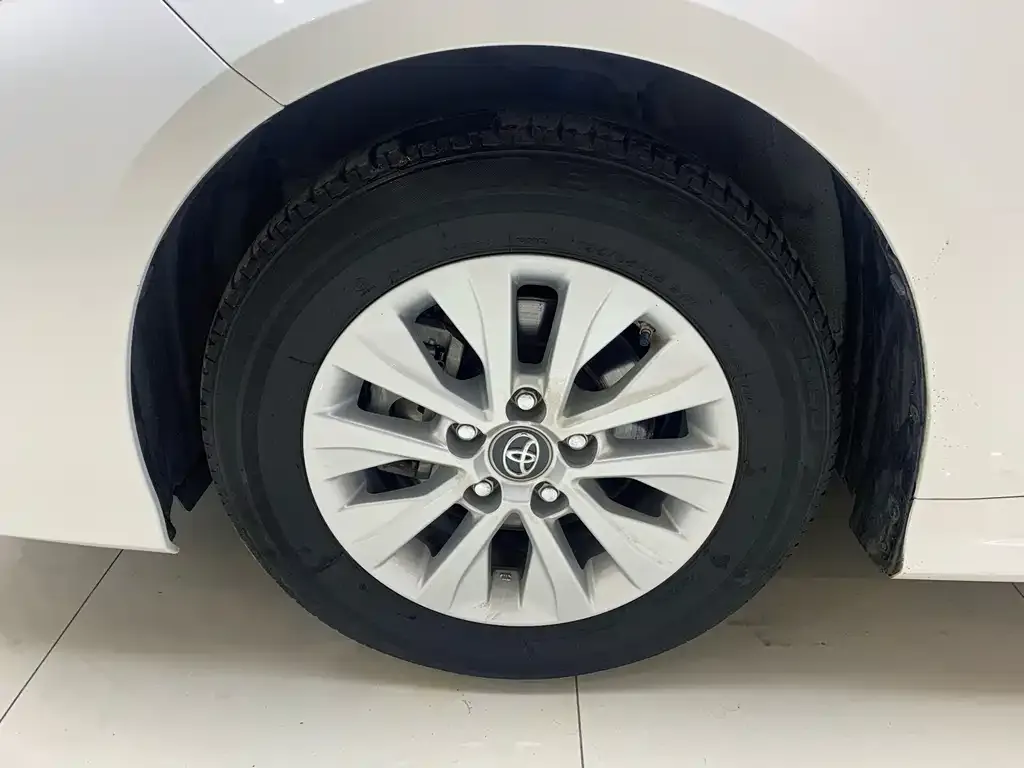 Toyota Corolla — фото 3