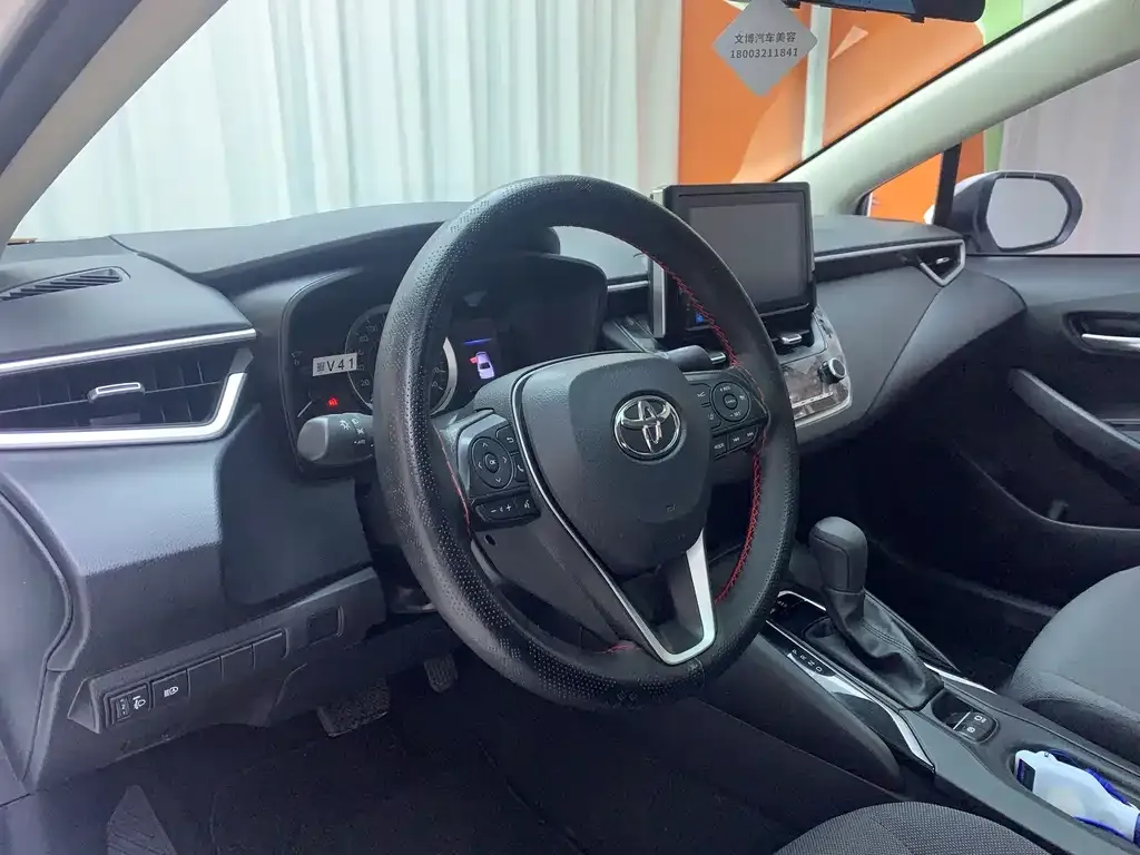 Toyota Corolla — фото 10