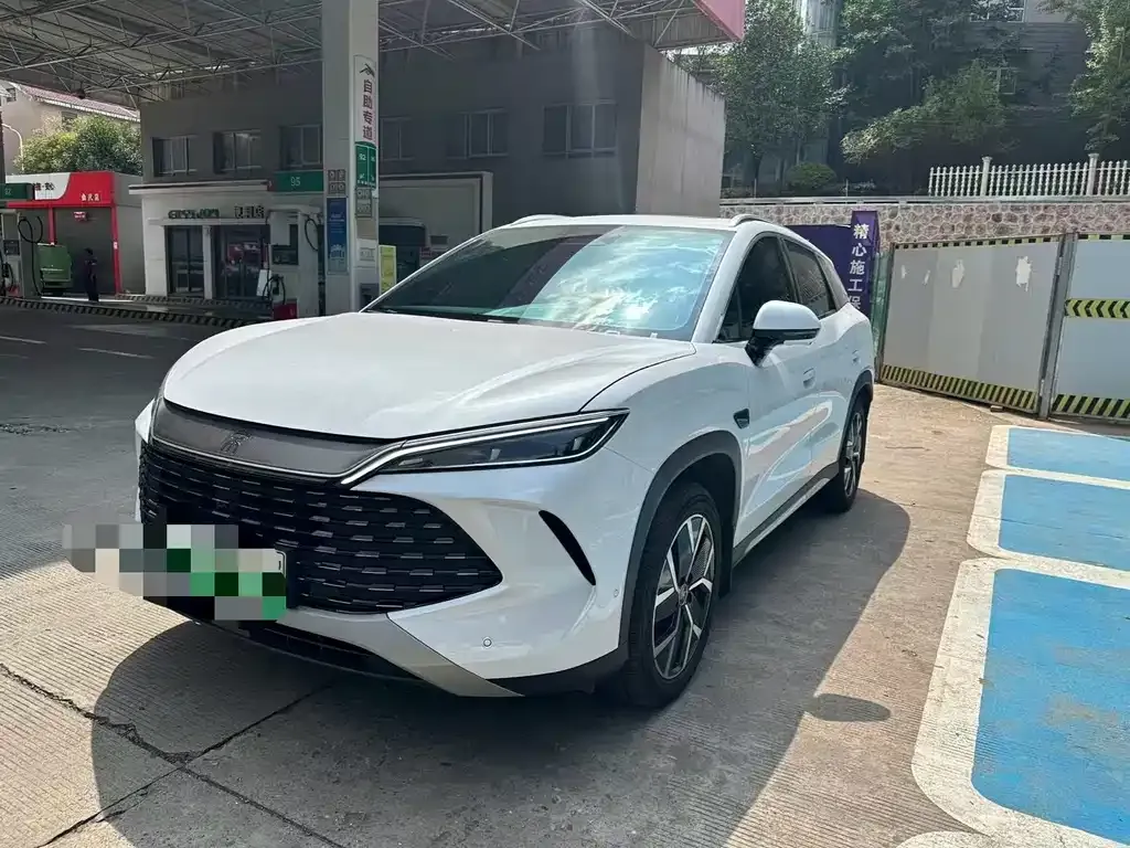 BYD L DM-i — фото 1