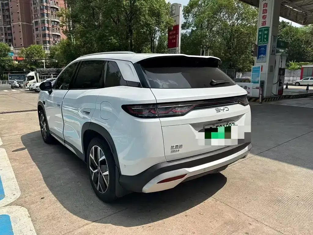 BYD L DM-i — фото 8