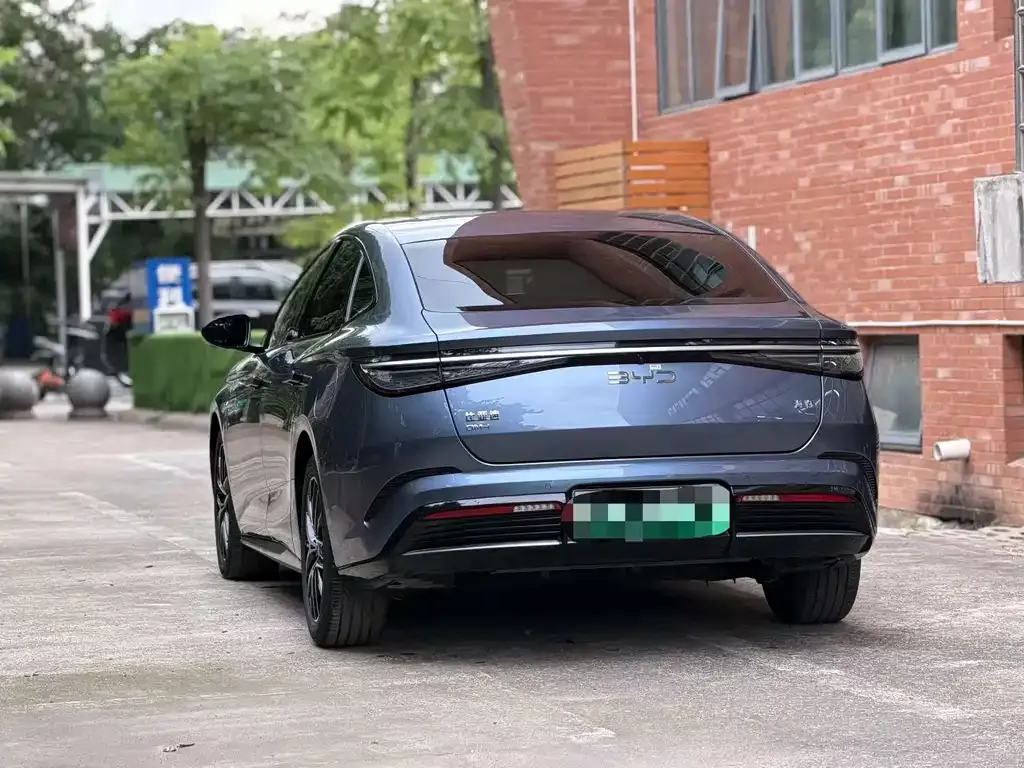 BYD Seal — фото 7