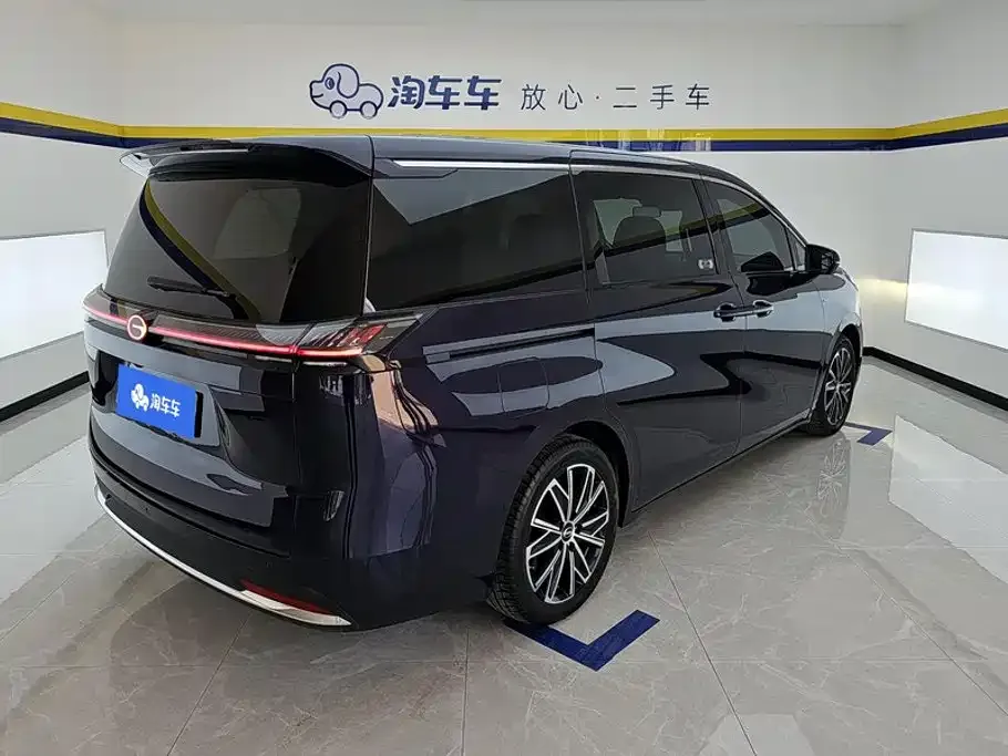 GAC Motor 传祺E8 PHEV — фото 7