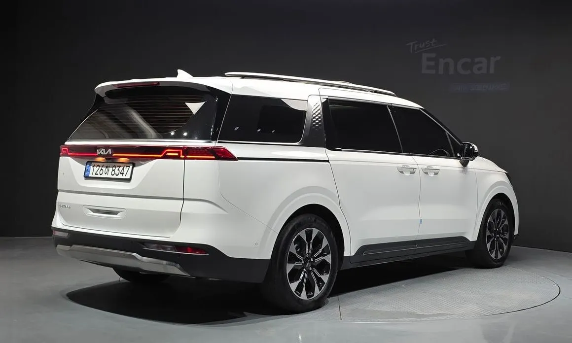 Kia Carnival — фото 4