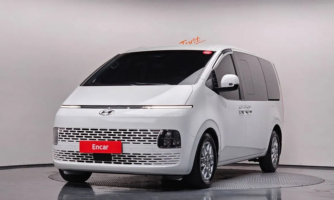 Hyundai Staria — фото 1