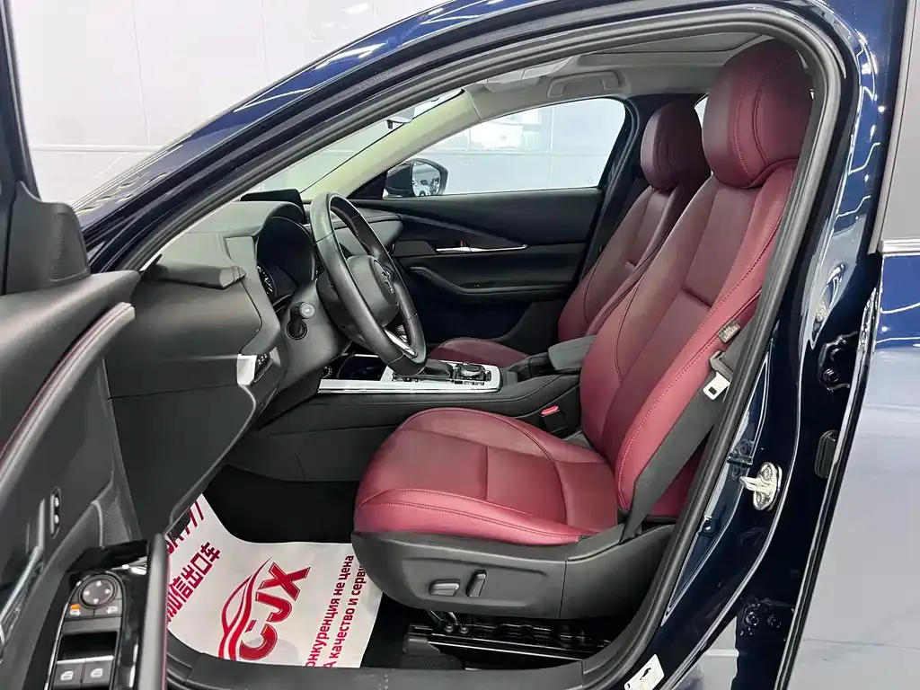 Mazda CX-30 — фото 10