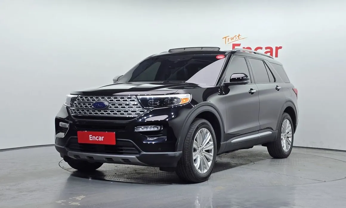 Ford Explorer — фото 1