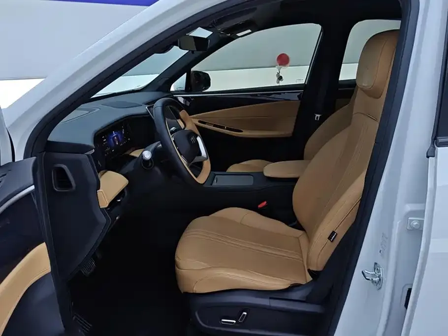 Geely Galaxy L7 — фото 6